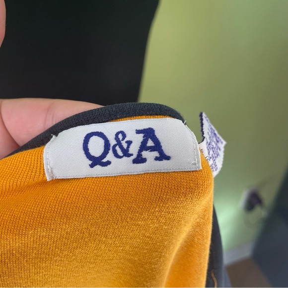 VINTAGE Y2K Q&A BLUE AND YELLOW DRAGON GRAPHIC SLEEVE TOP SHIRT SIZE MEDIUM - Picture 7 of 8